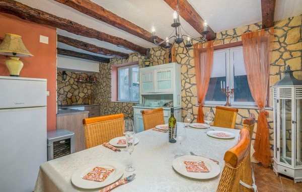 OTOK KRK, okolica Šila - Kamnita hiša z bazenom
