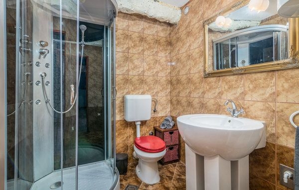 OTOK KRK, okolica Šila - Kamnita hiša z bazenom