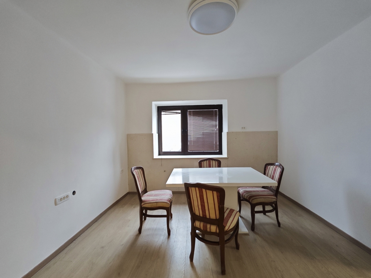 Hiša Vrata, Fužine, 295m2