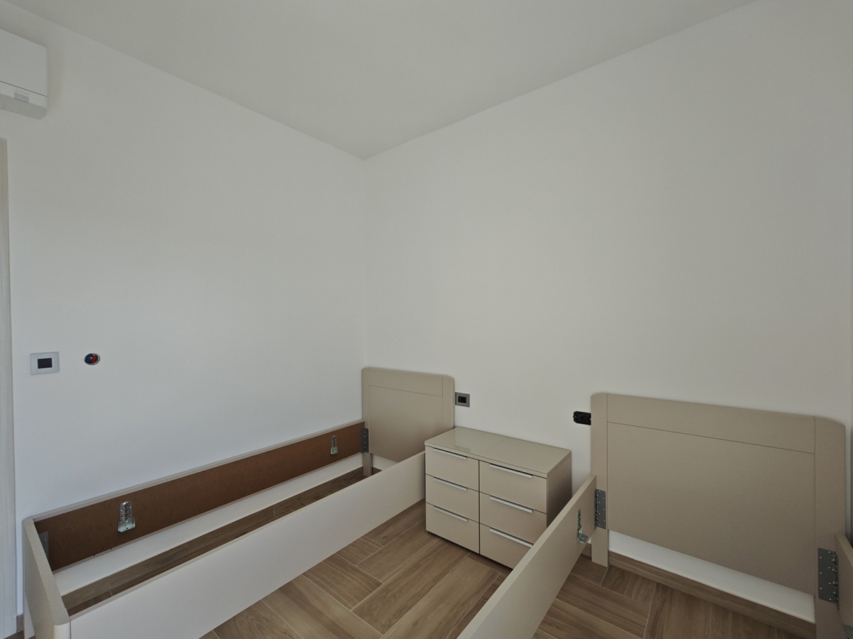 OTOK KRK, MALINSKA - Luksuzna polsamostojna hiša s panoramskim pogledom na morje