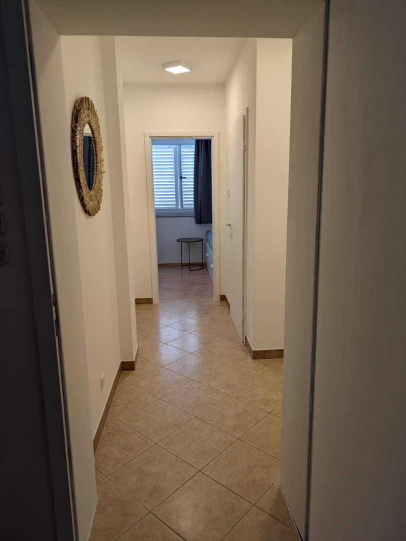 OTOK KRK, Baška - Apartma s parkirnim mestom in pogledom na morje