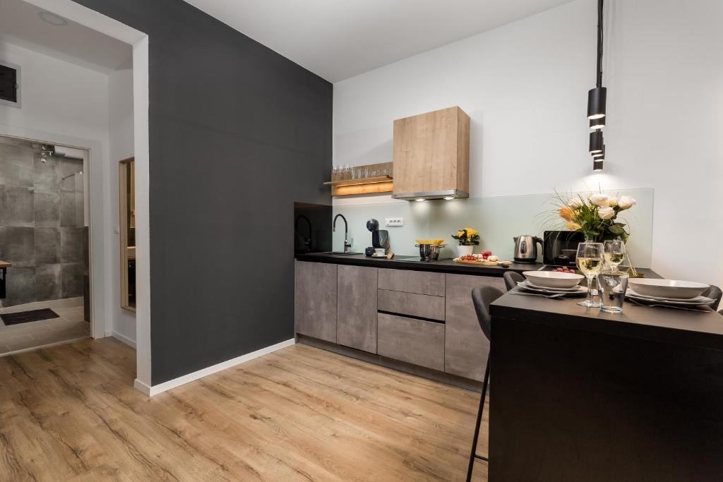 Center Reke - Tri enosobna stanovanja, uveljavljena najemniška dejavnost