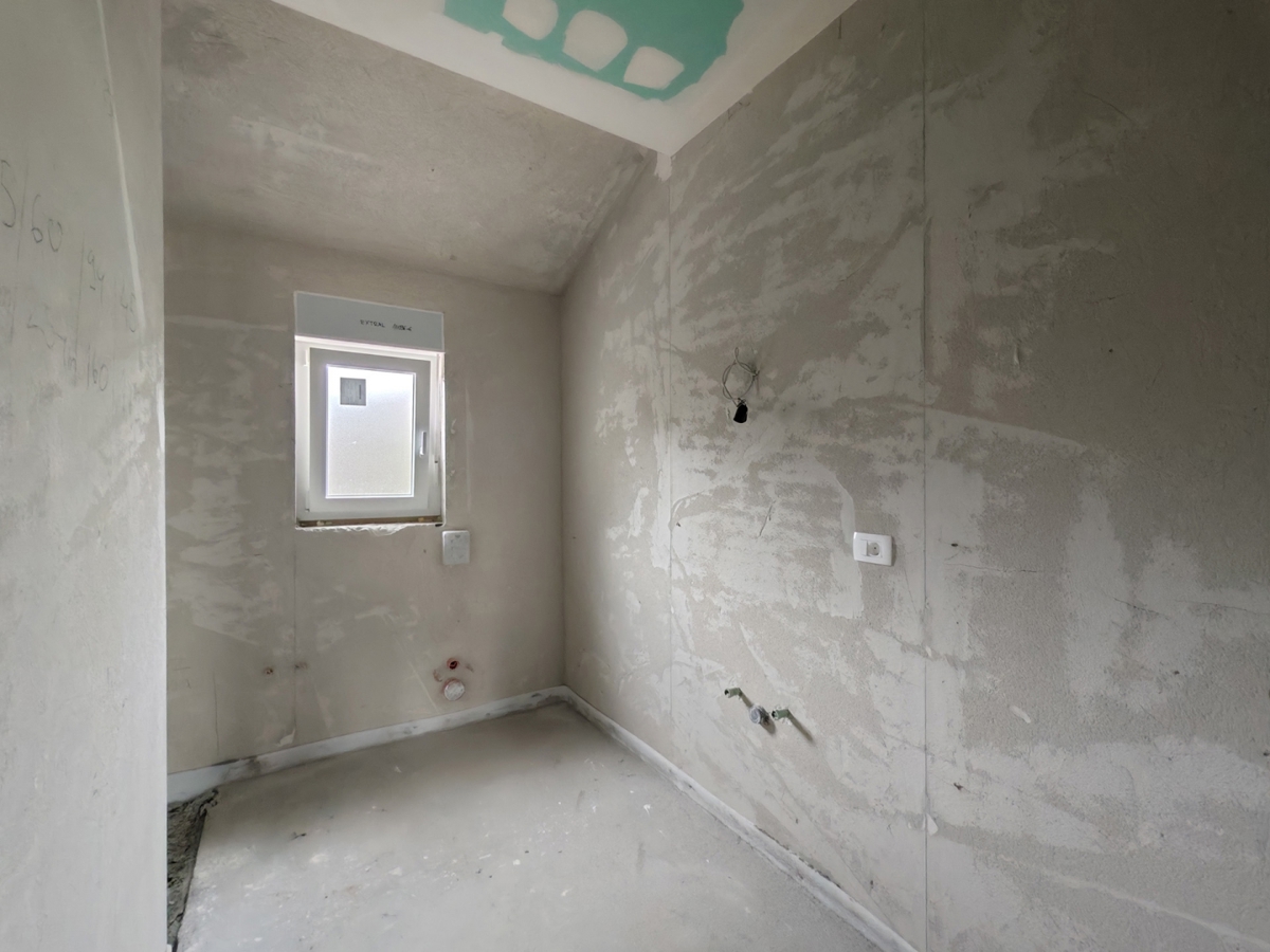 RIJEKA, ŠKURINJE - Končna hiša v vrsti s tremi spalnicami