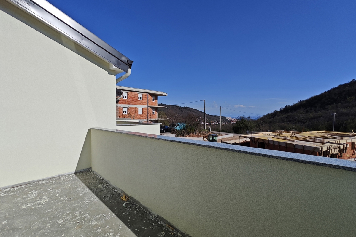 RIJEKA, ŠKURINJE - Končna hiša v vrsti s tremi spalnicami