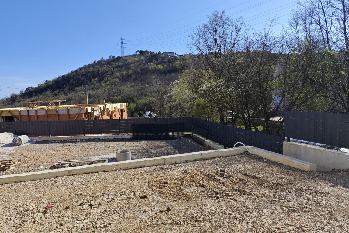 RIJEKA, ŠKURINJE - Končna hiša v vrsti s tremi spalnicami