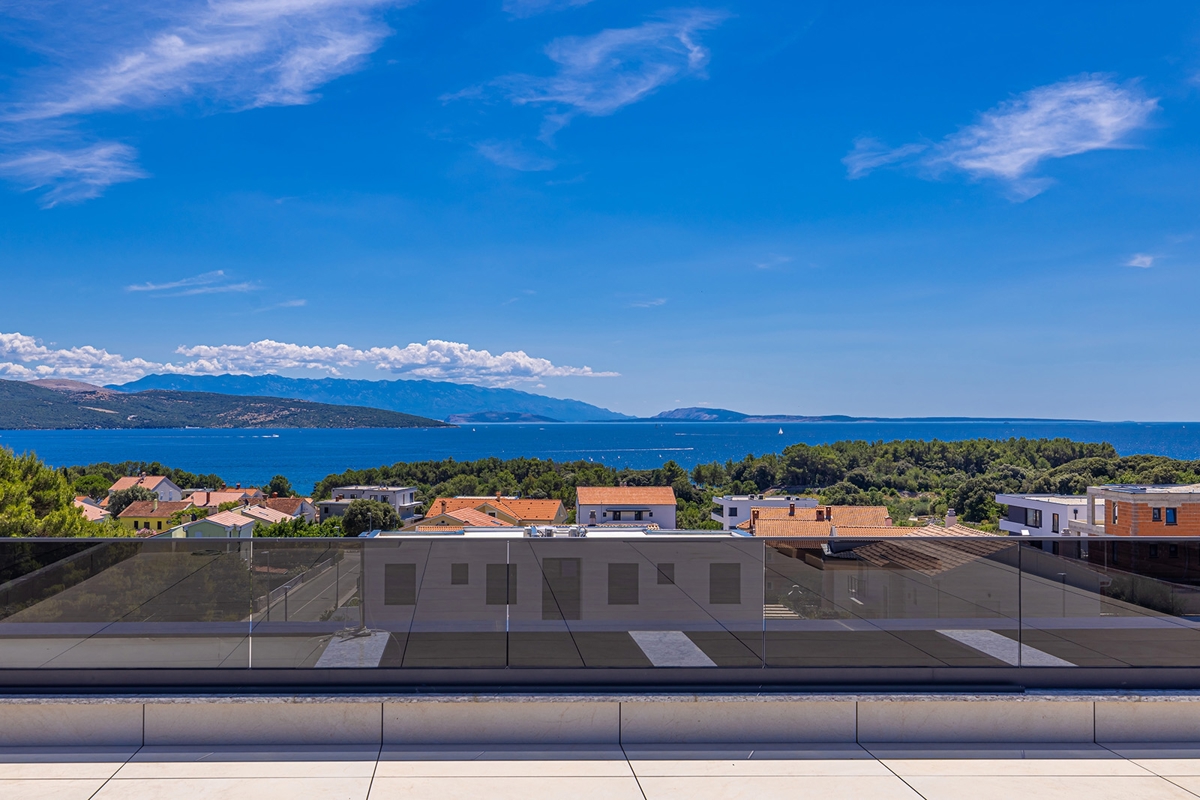 Mesto Krk - Luksuzni penthouse s panoramskim pogledom in bazenom