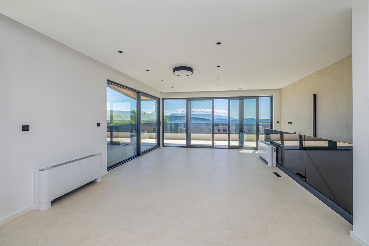 Mesto Krk - Luksuzni penthouse s panoramskim pogledom in bazenom
