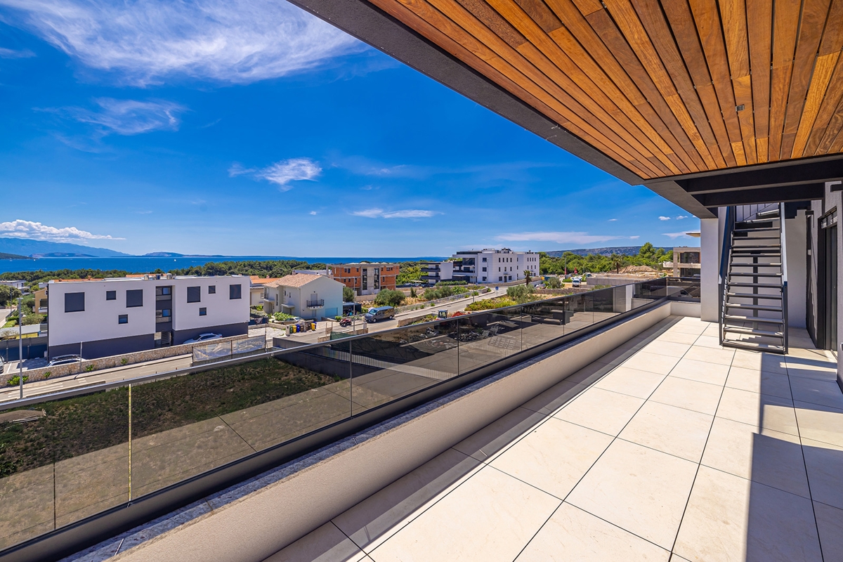 Mesto Krk - Luksuzni penthouse s panoramskim pogledom in bazenom