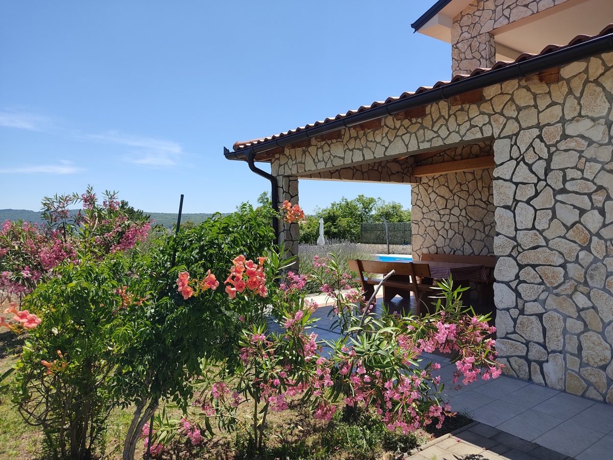 OTOK KRK - Luksuzna vila s panoramskim pogledom na morje
