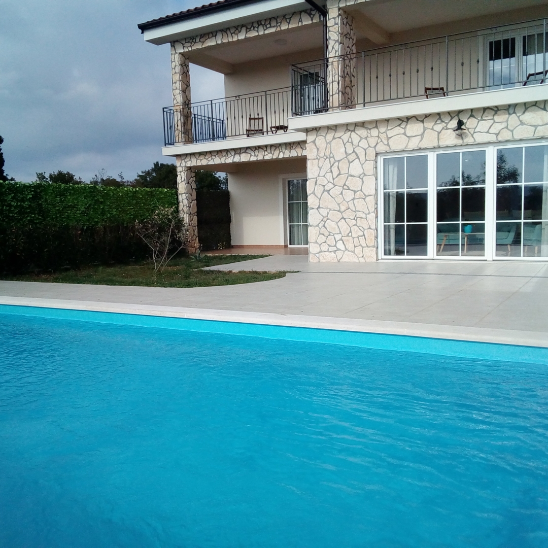 OTOK KRK - Luksuzna vila s panoramskim pogledom na morje