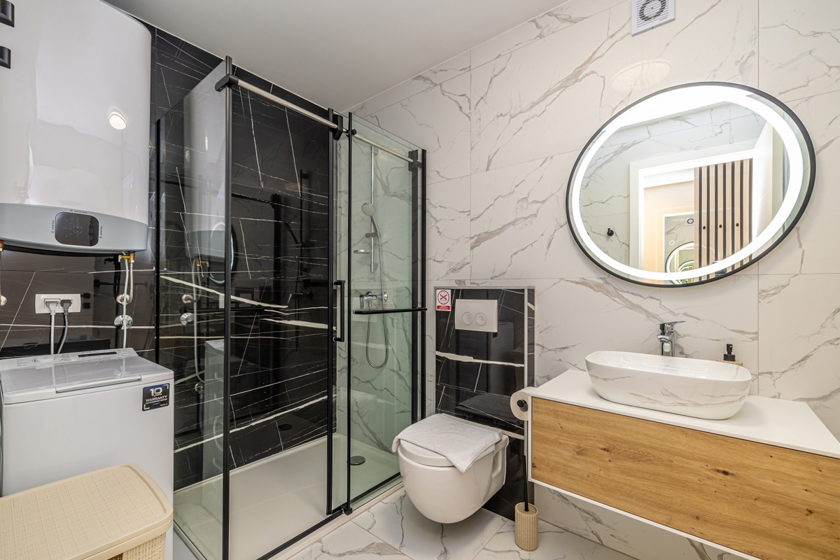 OTOK KRK, Malinska - Apartma z bazenom in pogledom na morje
