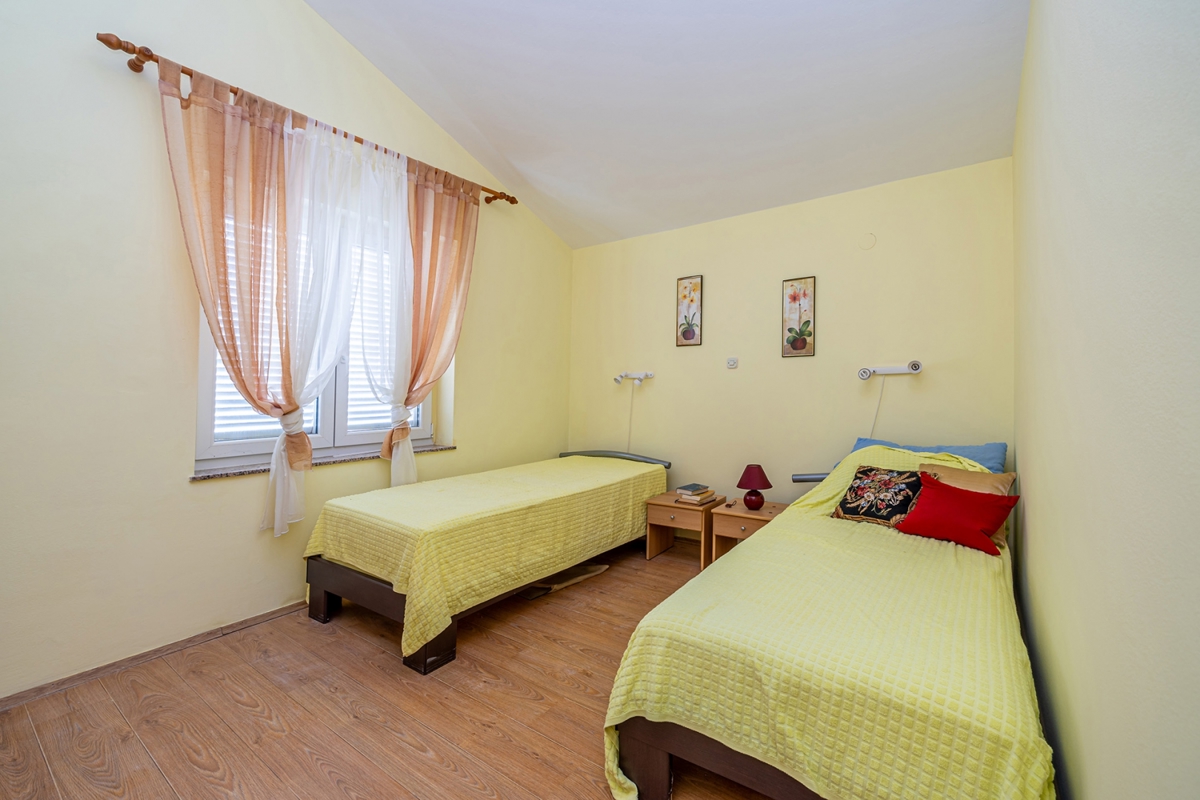 OTOK KRK, KLIMNO - Apartma 50 metrov od morja