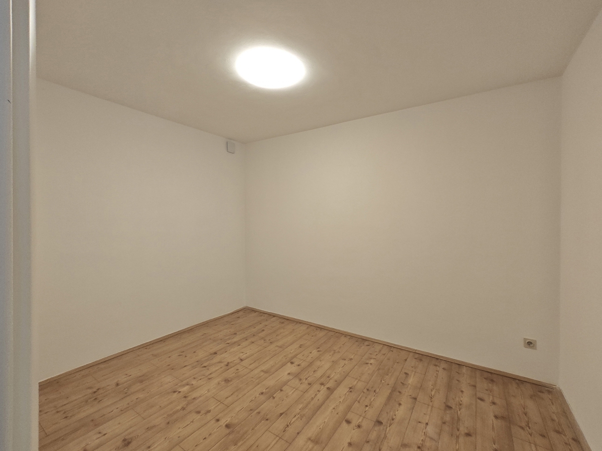 RIJEKA, SUŠAČKA DRAGA - Prostorno stanovanje v pritličju z dvema parkirnima mestoma