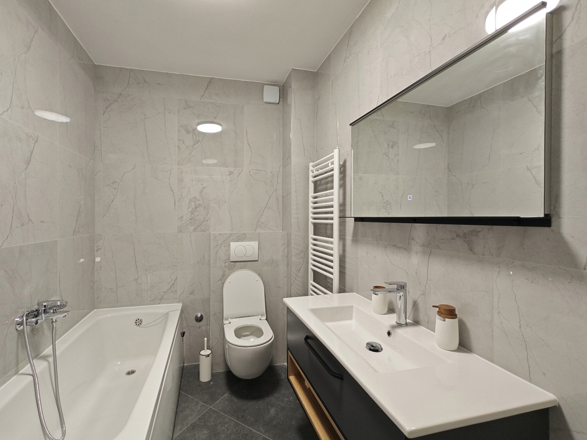 RIJEKA, SUŠAČKA DRAGA - Prostorno stanovanje v pritličju z dvema parkirnima mestoma