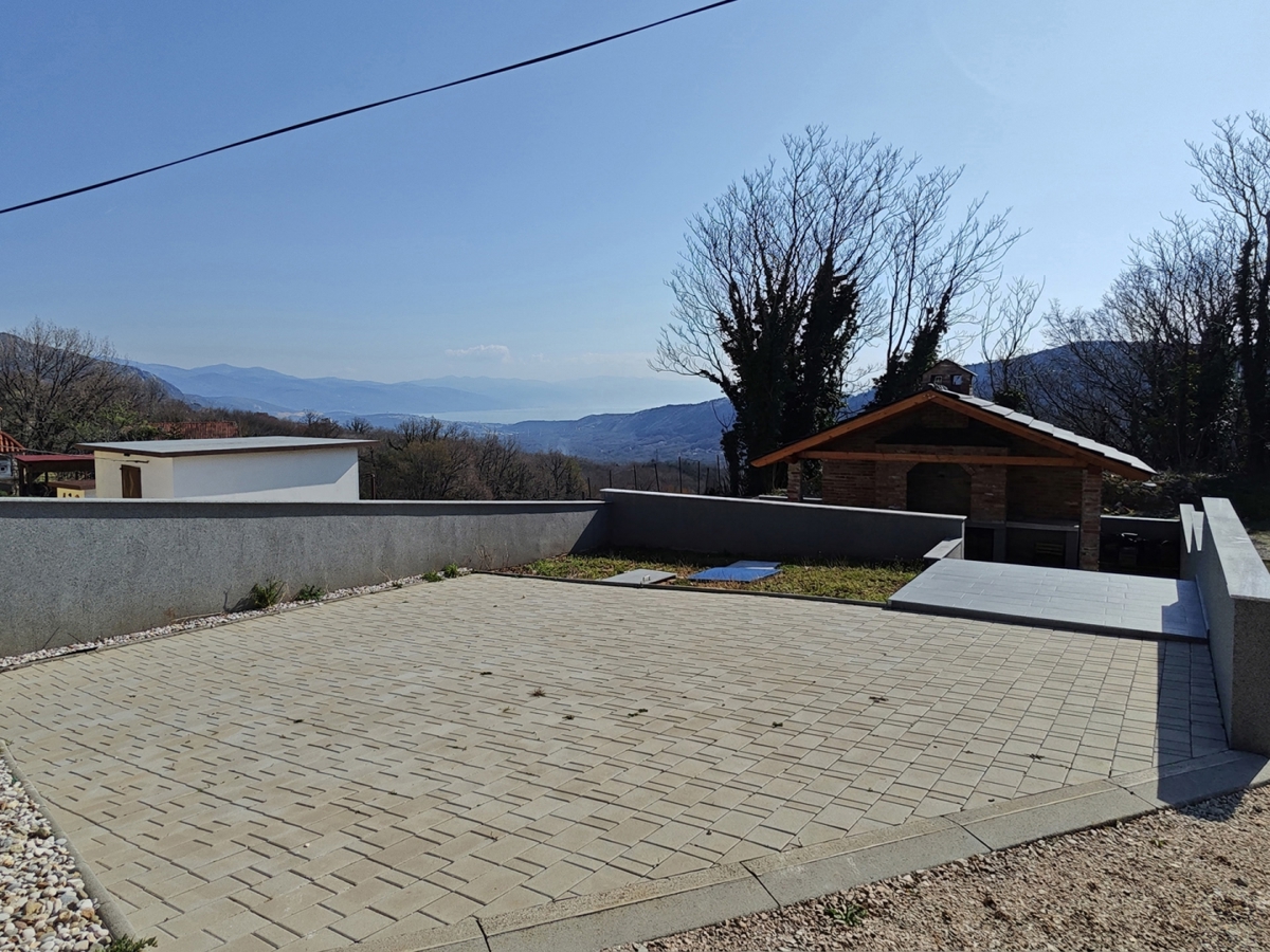 Bribir - Obnovljena kamnita hiša z bazenom