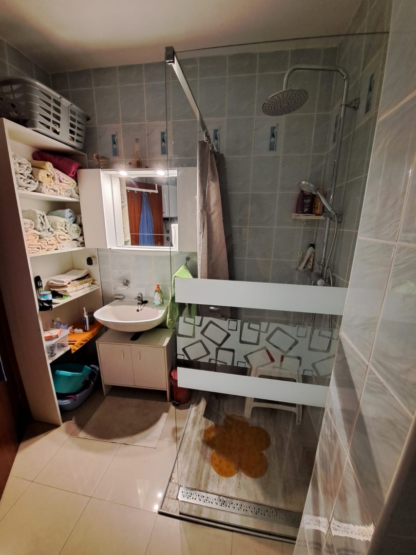 OTOK KRK, KORNIC - Trisobni apartma z dvema terasama