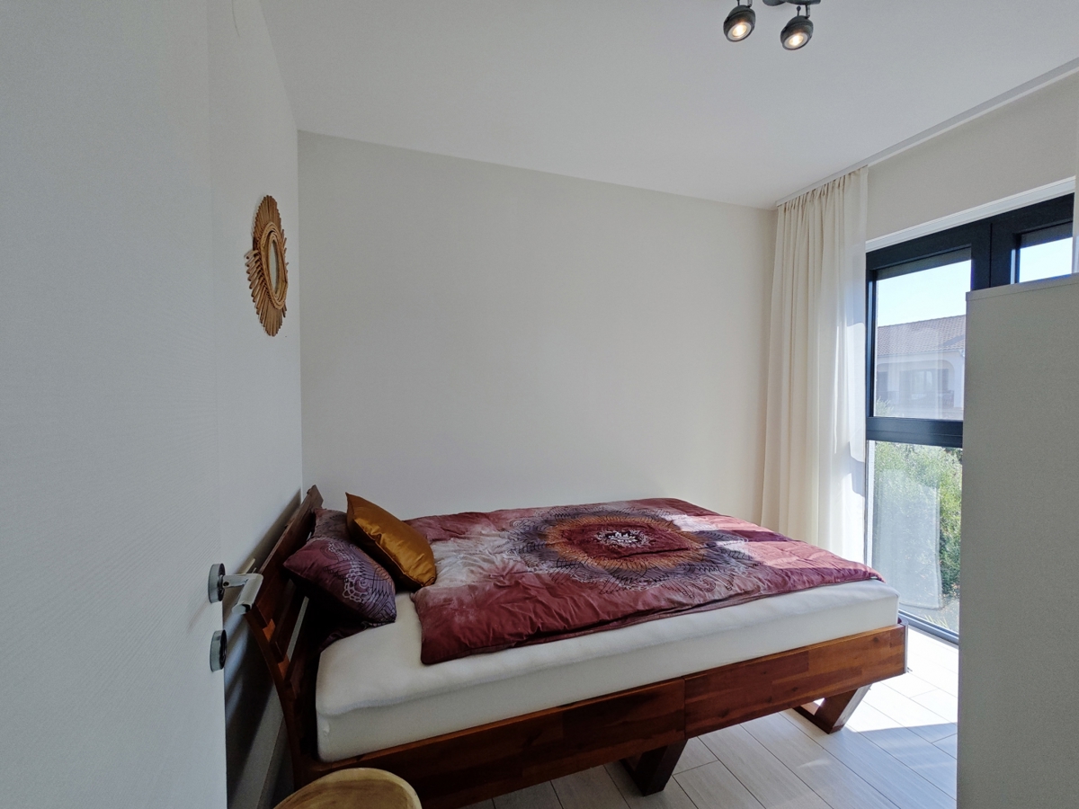 MALINSKA - dvonadstropni apartma z bazenom in pogledom na morje