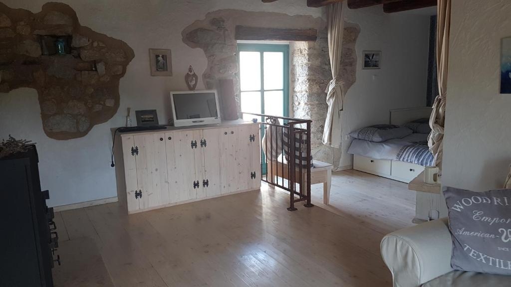 OTOK KRK, MALINSKA - Očarljiva kamnita hiša z bazenom