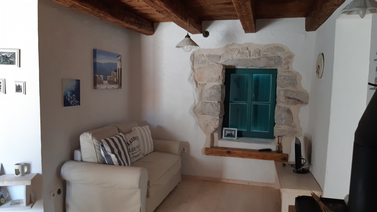 OTOK KRK, MALINSKA - Očarljiva kamnita hiša z bazenom