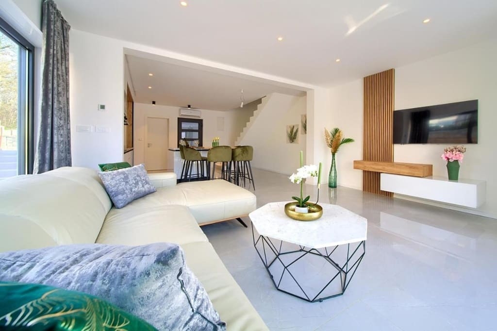 Malinska - Dvoetažni apartma z bazenom