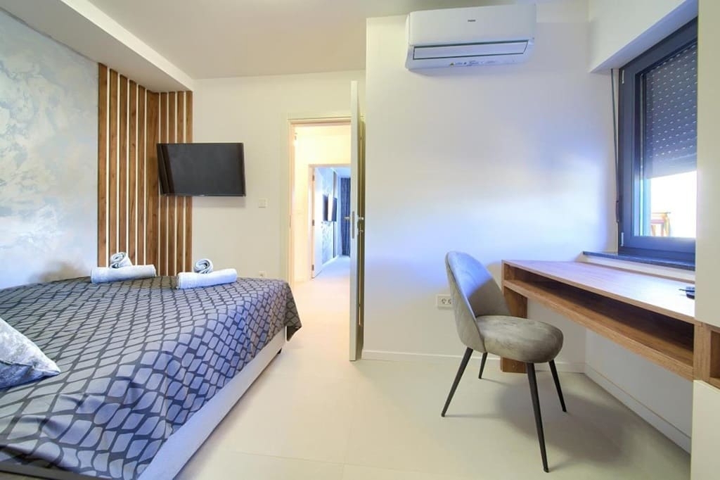 Malinska - Dvoetažni apartma z bazenom
