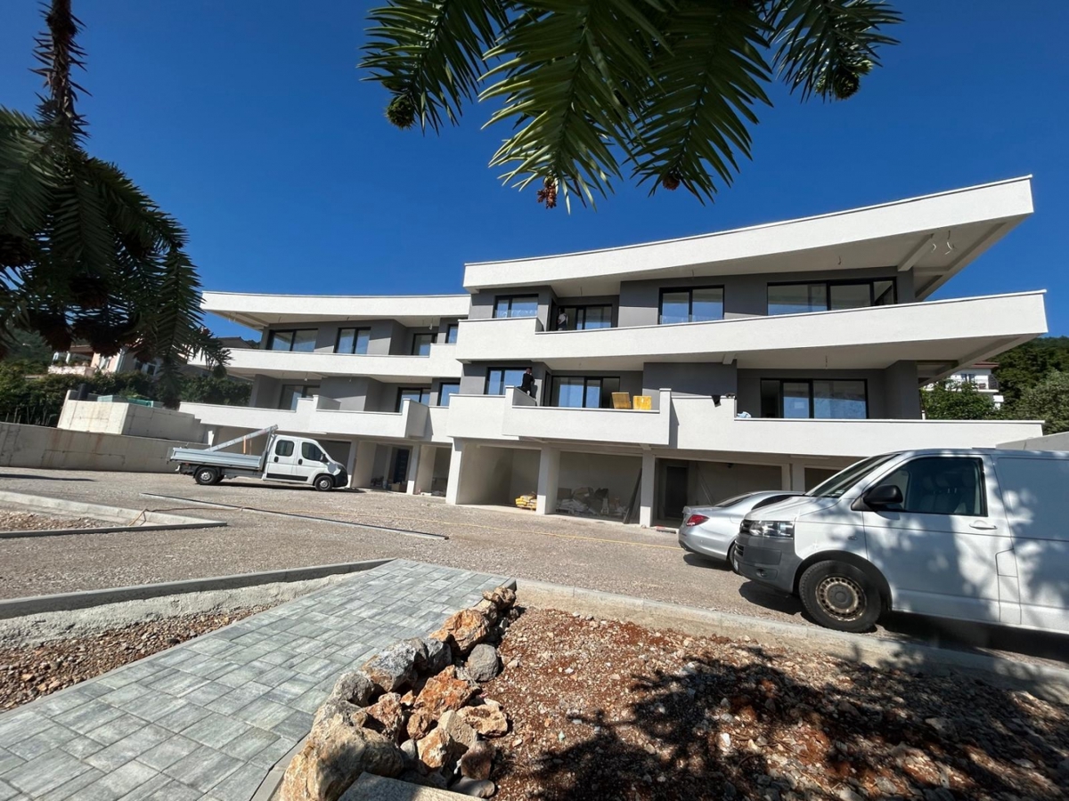 Lovran - Apartma z 2 spalnicama + dnevno sobo v novogradnji s pogledom na morje