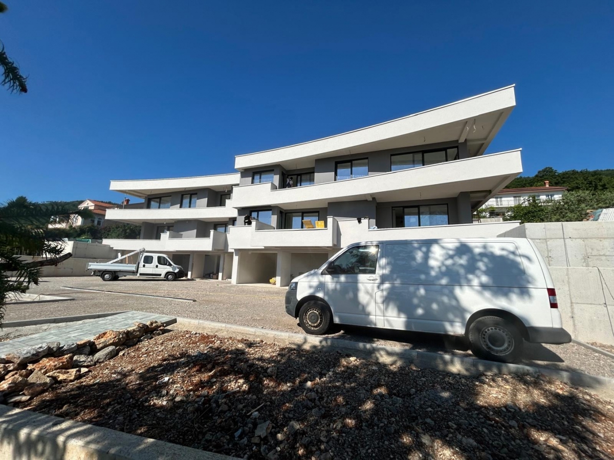 Lovran - Apartma z 2 spalnicama + dnevno sobo v novogradnji s pogledom na morje