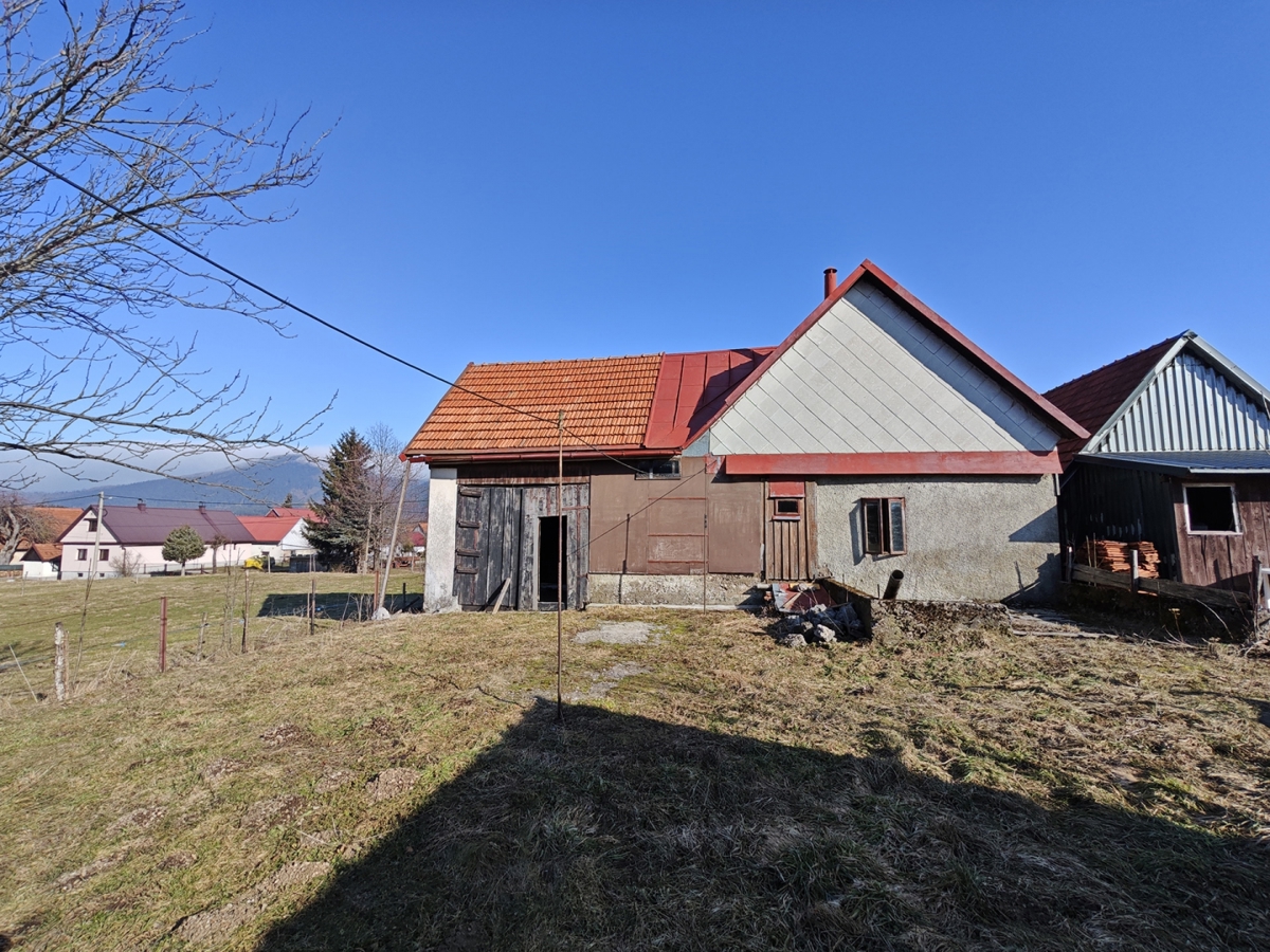 MRKOPALJ - Samostojna hiša z velikim potencialom