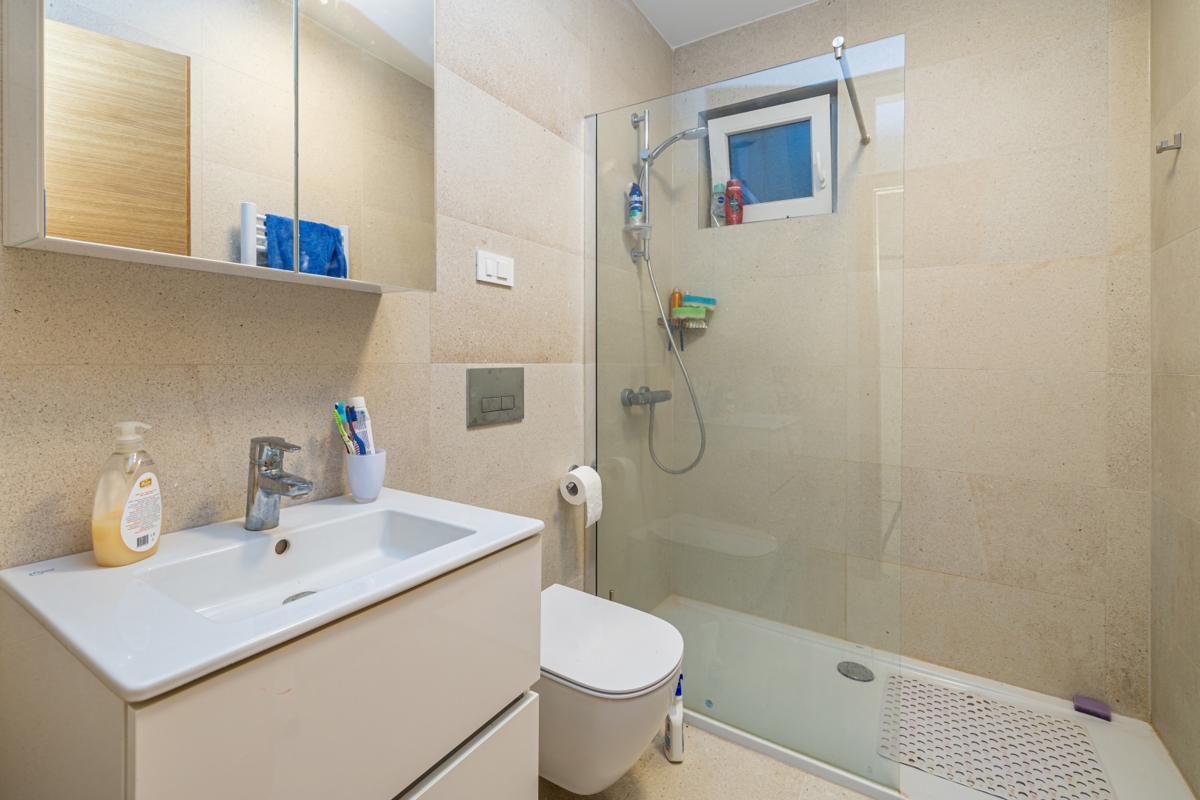 MALINSKA - Dva apartmaja z bazenom