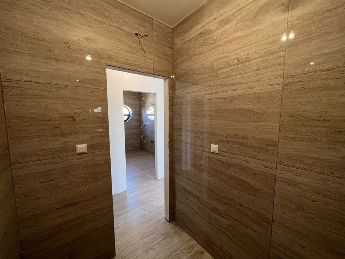 MESTO KRK - Penthouse prvi red do morja