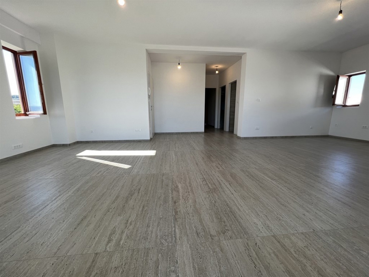 MESTO KRK - Penthouse prvi red do morja