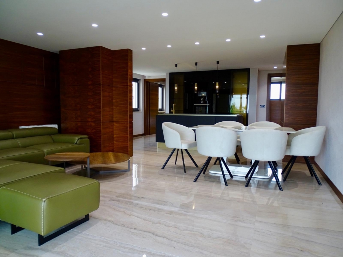 OTOK KRK, MALINSKA - Penthouse z bazenom le 150 metrov od morja