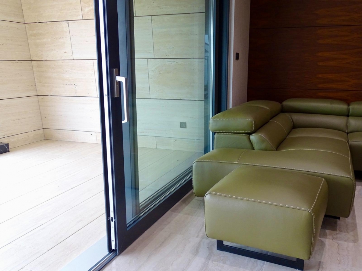 OTOK KRK, MALINSKA - Penthouse z bazenom le 150 metrov od morja
