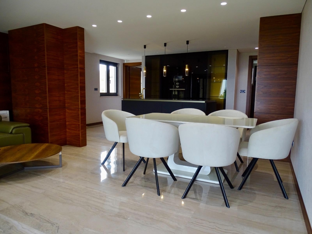 OTOK KRK, MALINSKA - Penthouse z bazenom le 150 metrov od morja