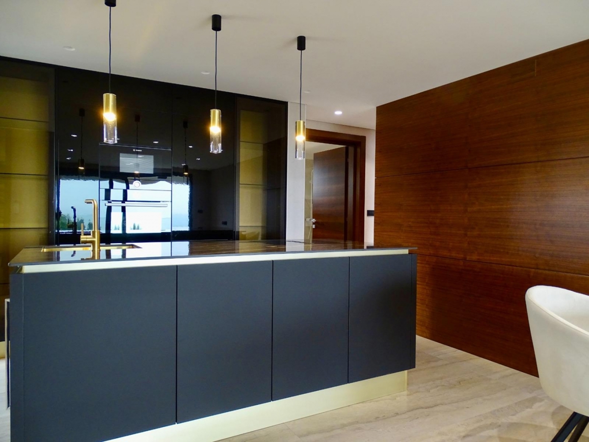 OTOK KRK, MALINSKA - Penthouse z bazenom le 150 metrov od morja
