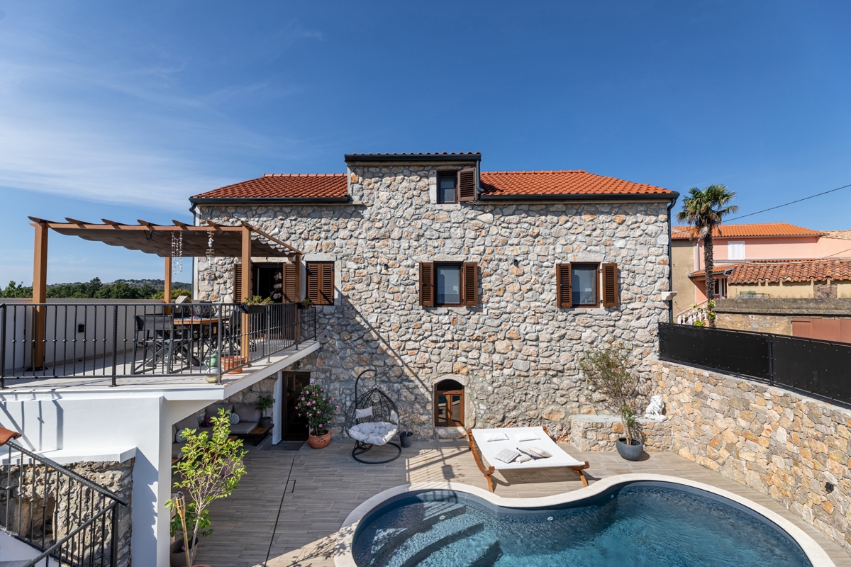 Otok Krk - Luksuzna kamnita vila z bazenom