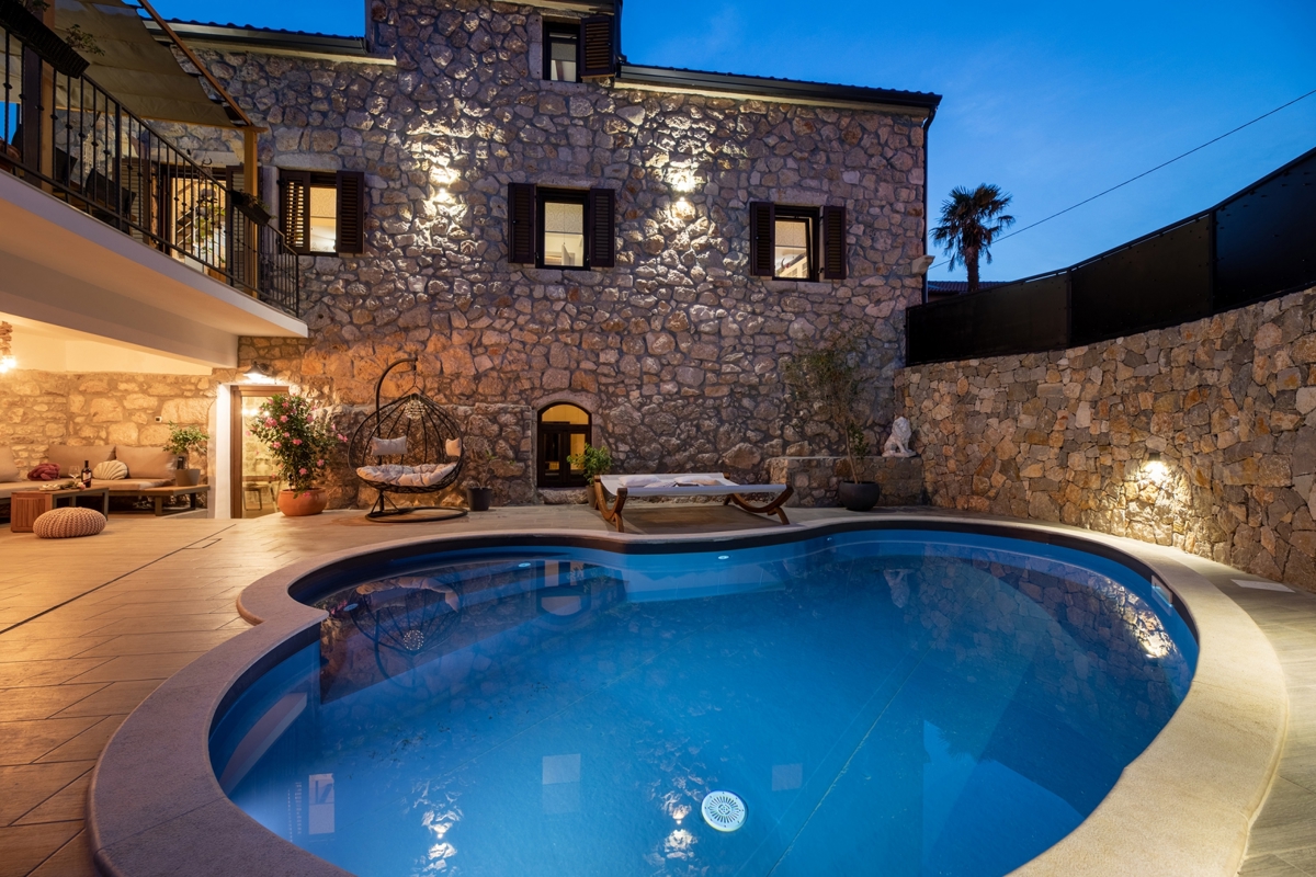 Otok Krk - Luksuzna kamnita vila z bazenom
