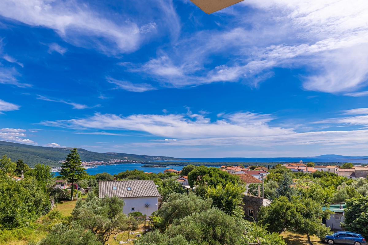 OTOK KRK, okolica mesta Krk - Luksuzna vila s panoramskim pogledom na morje