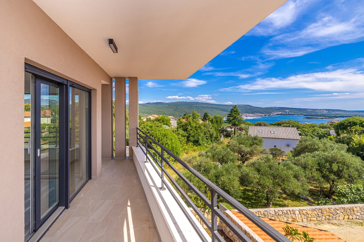 OTOK KRK, okolica mesta Krk - Luksuzna vila s panoramskim pogledom na morje