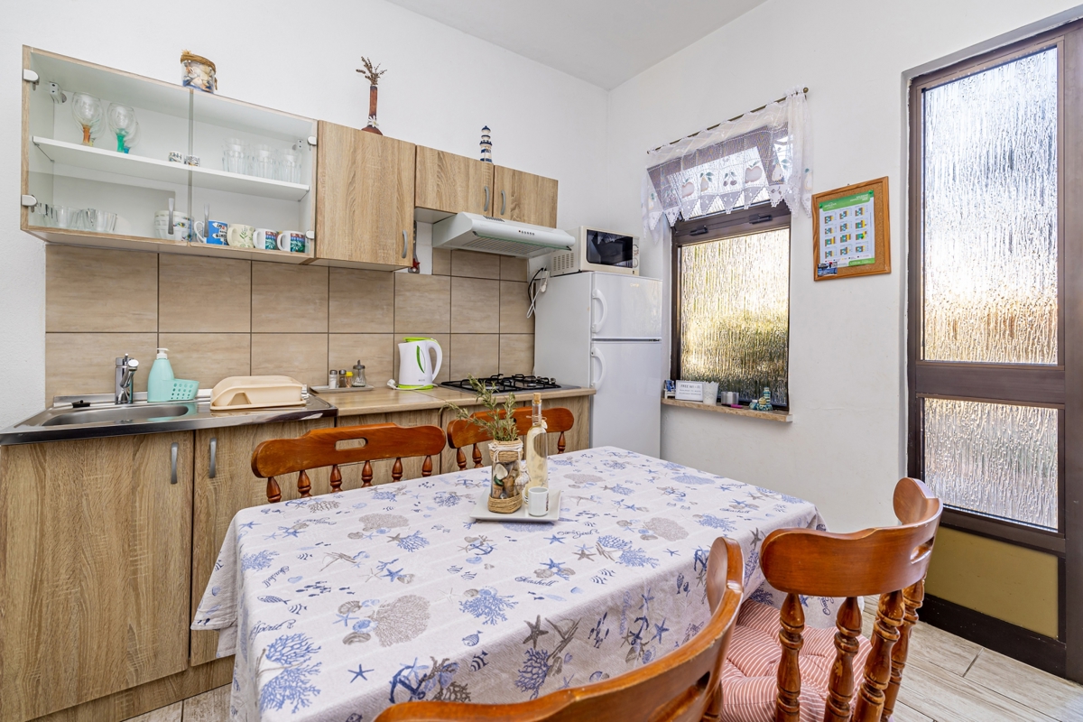 Malinska, PORAT - Apartma v pritličju blizu morja