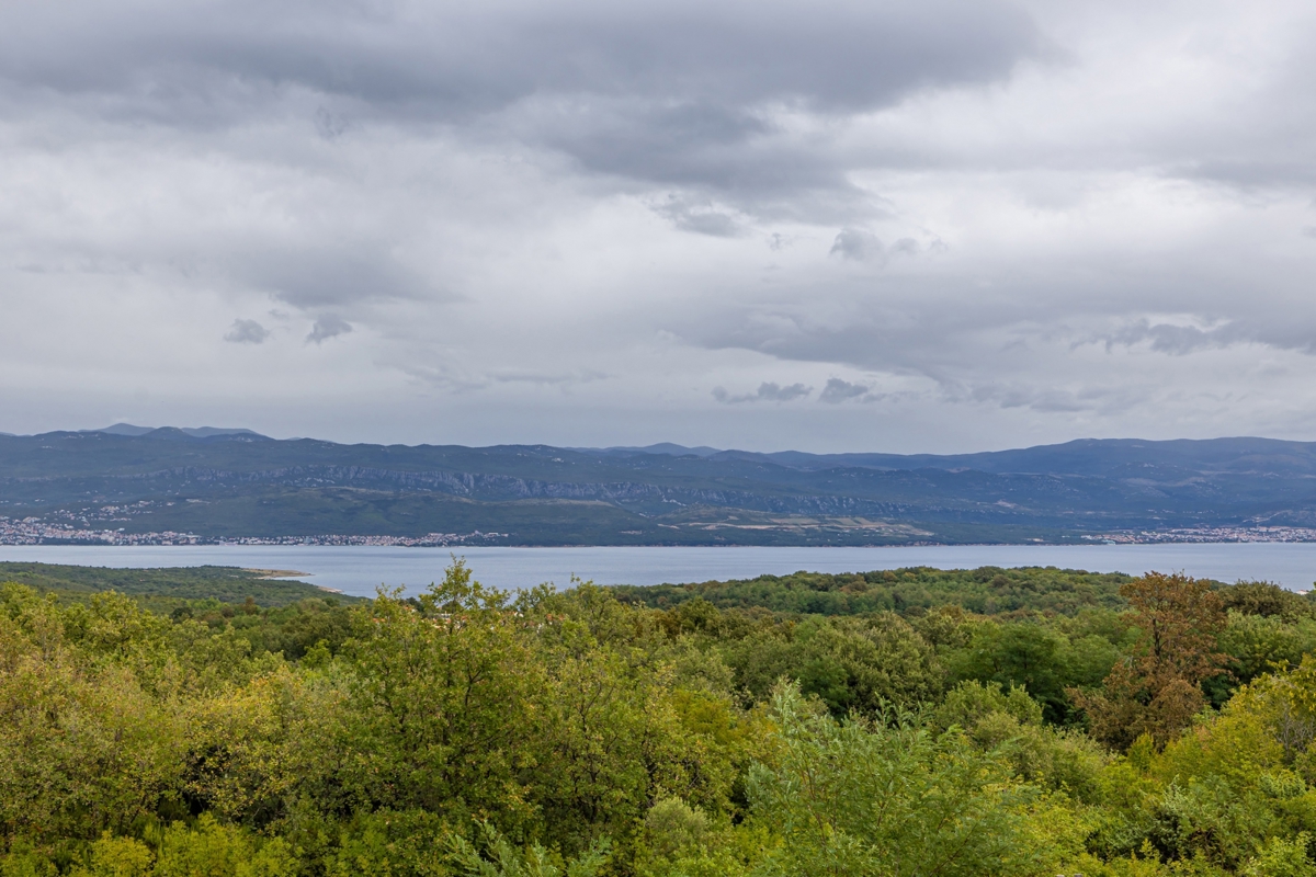 OTOK KRK, RISIKA - Dva dvojčka z enim bazenom