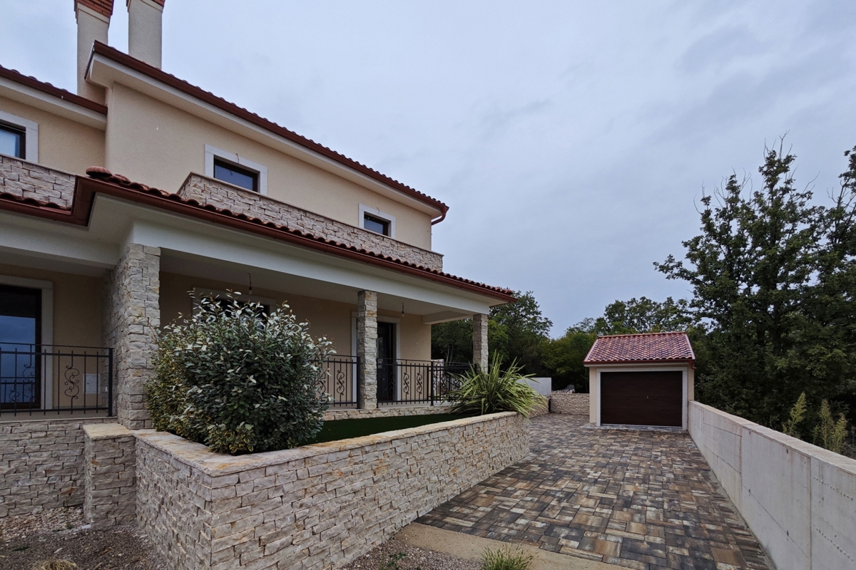 OTOK KRK, RISIKA - Dva dvojčka z enim bazenom