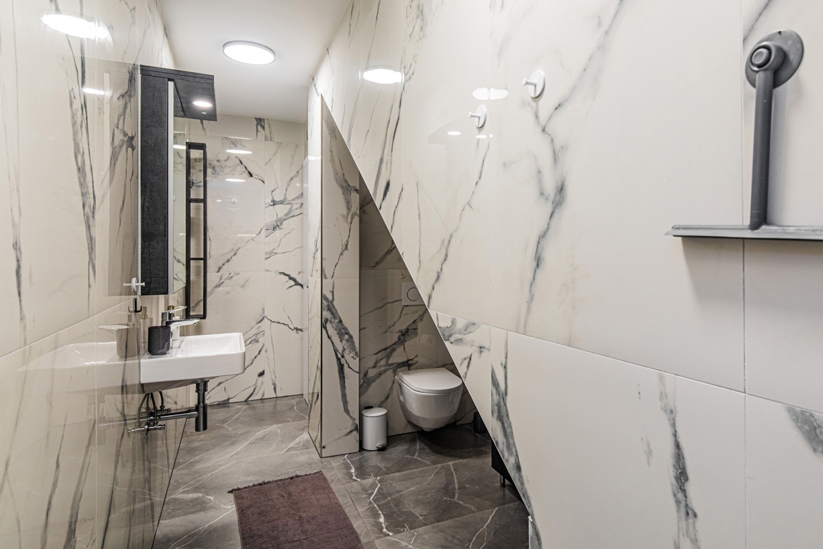 NJIVICE, OTOK KRK - Luksuzni dvoetažni apartma z bazenom