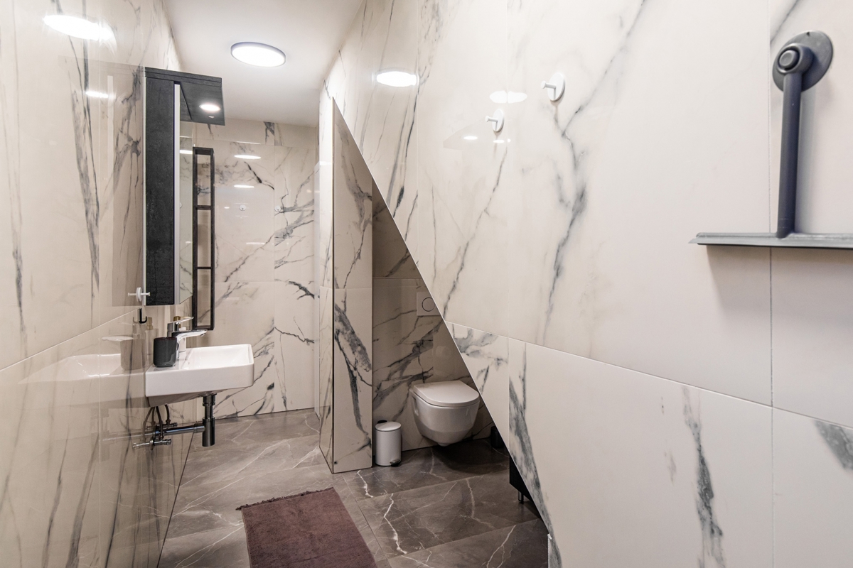NJIVICE, OTOK KRK - Luksuzni dvoetažni apartma z bazenom