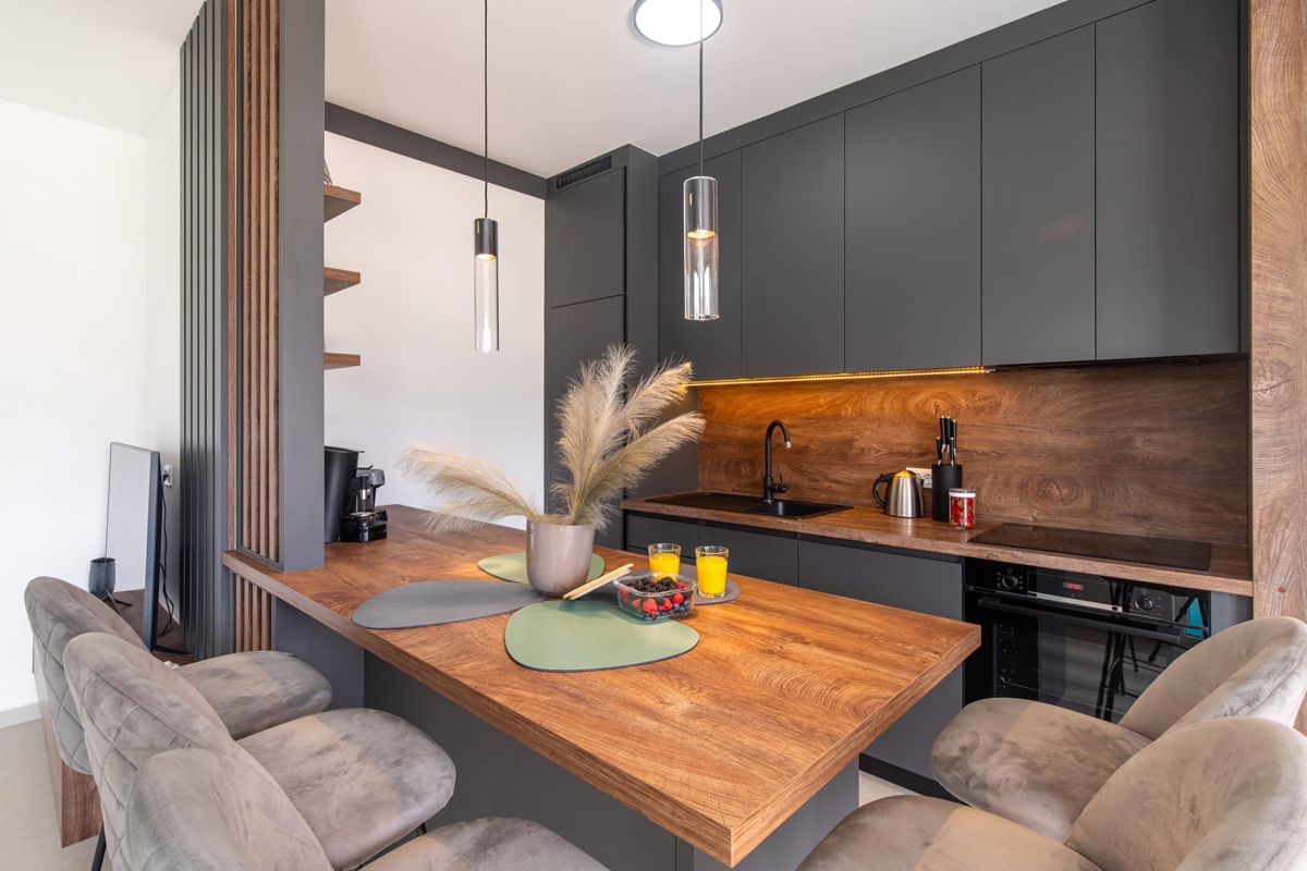 NJIVICE, OTOK KRK - Luksuzni dvoetažni apartma z bazenom
