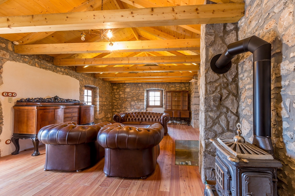 OTOK KRK, OBMOČJE MALINSKA - Avtentična kamnita hiša s pogledom na morje