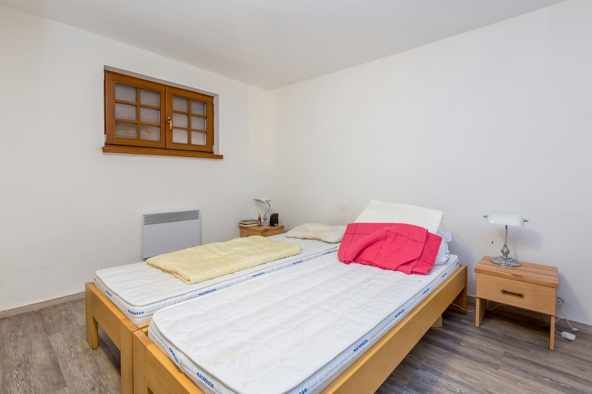 OTOK KRK, OBMOČJE MALINSKA - Avtentična kamnita hiša s pogledom na morje