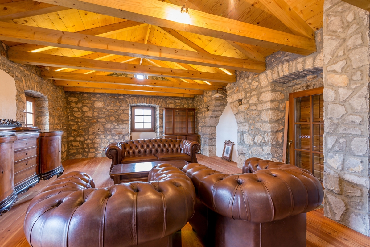 OTOK KRK, OBMOČJE MALINSKA - Avtentična kamnita hiša s pogledom na morje