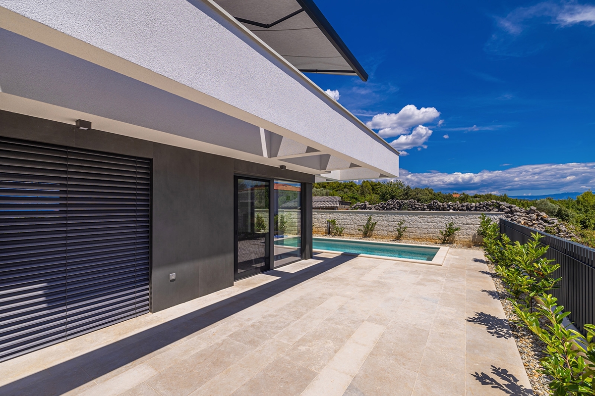 Mesto Krk - Luksuzni trisobni apartma z dnevno sobo