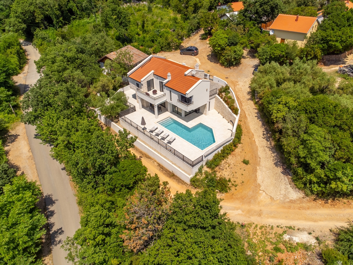 OTOK KRK, VRBNIK - Luksuzna hiša z bazenom blizu morja